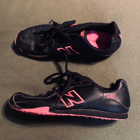 Running shoes - Picture 1 of 4